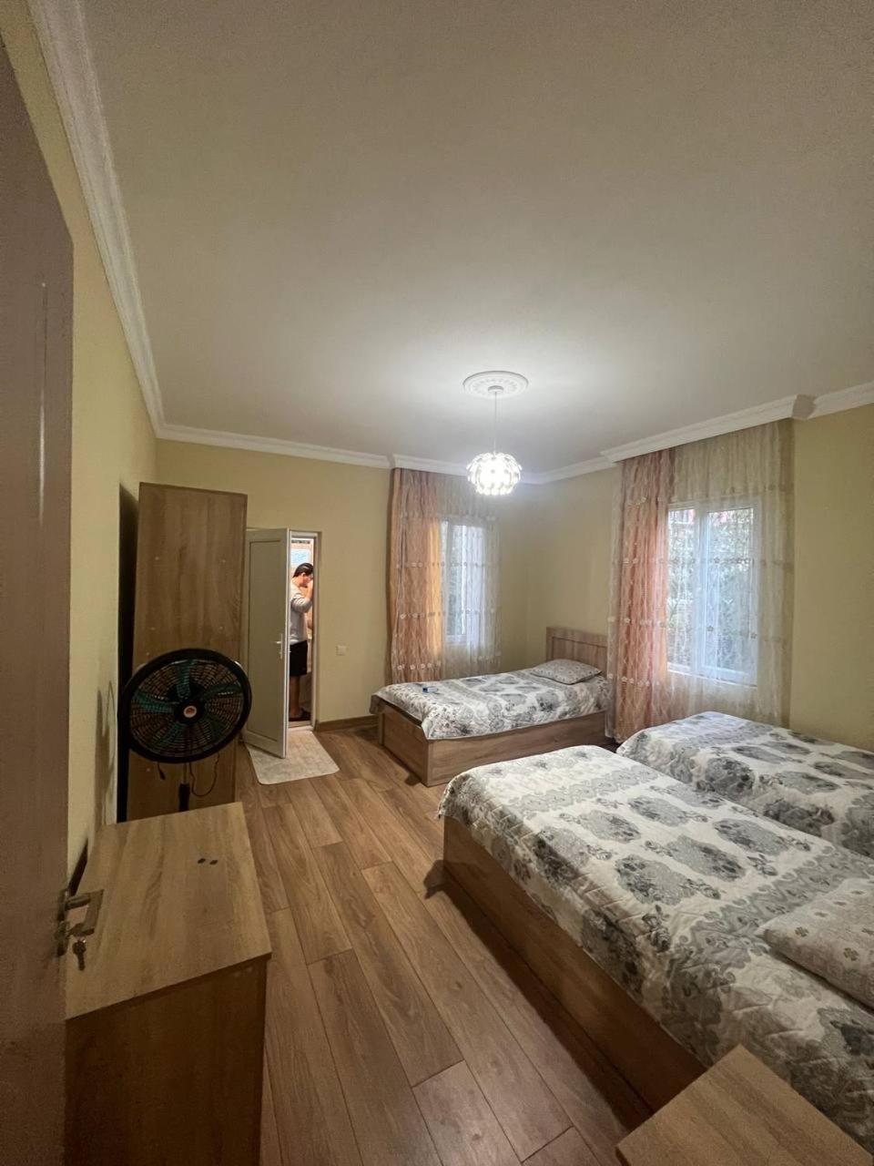Los-Polos Hermanos Batumi Zewnętrze zdjęcie